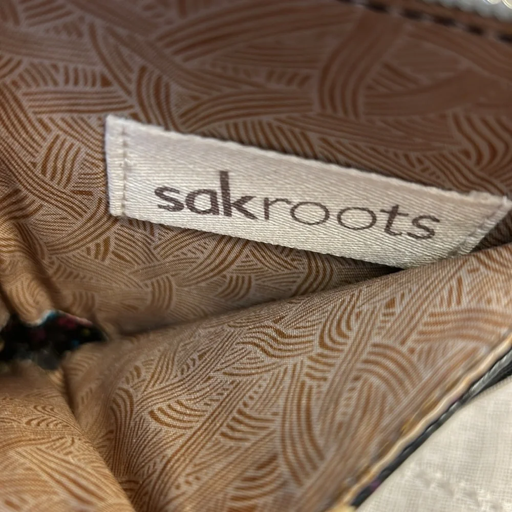 NWOT Sakroot zip around amazing wallet, never used